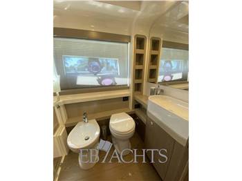 Ferretti Yachts 550