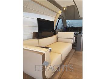 Ferretti Yachts 550