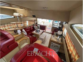 Ferretti Yachts 530