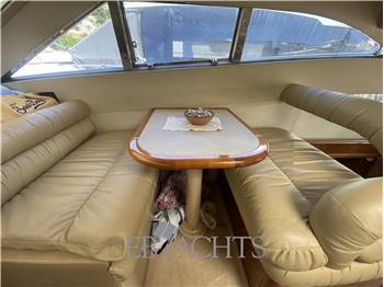Ferretti Yachts 430