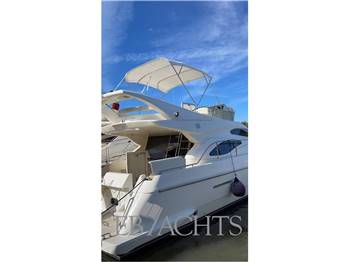 Ferretti Yachts 430