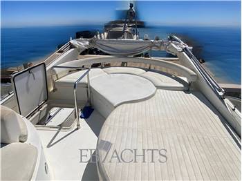 Ferretti Yachts 430
