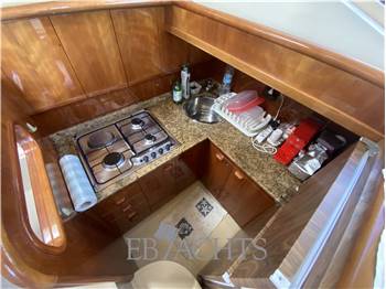 Ferretti Yachts 430