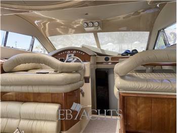 Ferretti Yachts 430