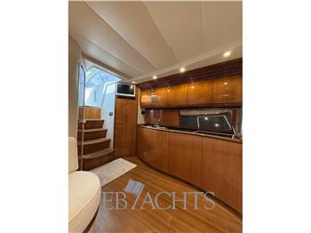 Pershing 48
