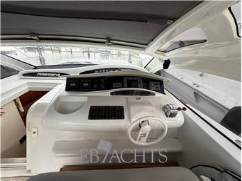 Pershing 48
