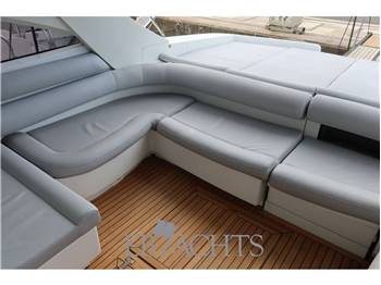 Pershing 48
