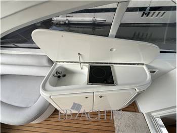 Pershing 48