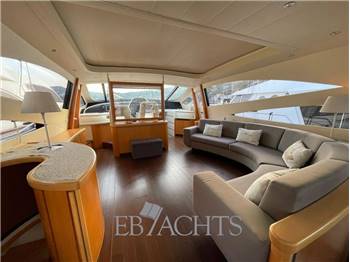 Pershing 76