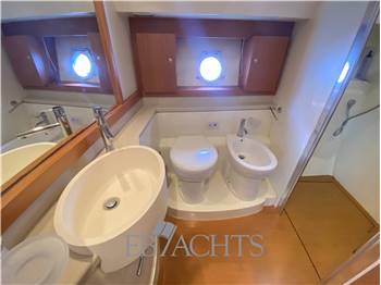 Ferretti Yachts 500