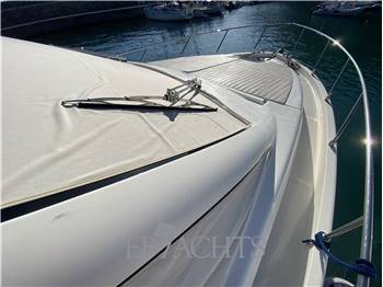Ferretti Yachts 500