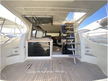 Ferretti Yachts 500