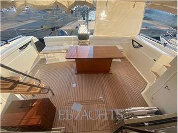 Ferretti Yachts 620