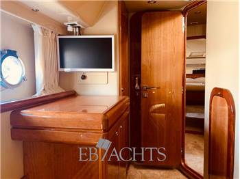 Ferretti Yachts 620