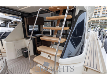 Ferretti Yachts 500