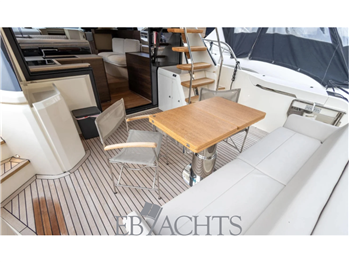 Ferretti Yachts 500
