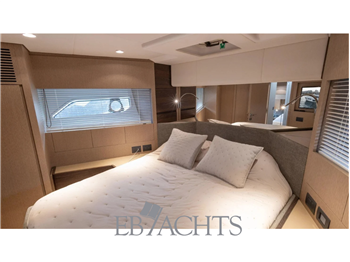 Ferretti Yachts 500