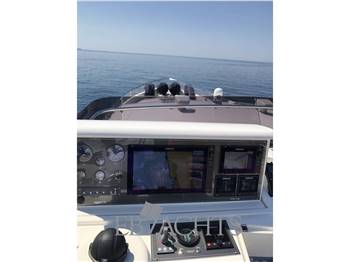 Ferretti Yachts 761