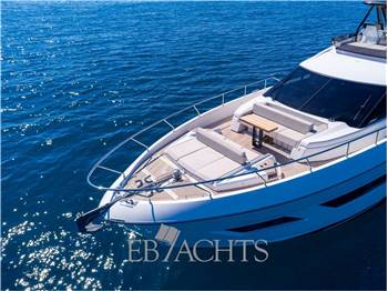 Ferretti Yachts 720