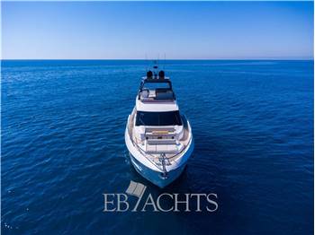Ferretti Yachts 720