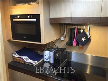 Ferretti Yachts 591