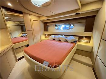 Ferretti Yachts 591