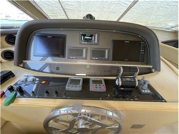 Ferretti Yachts 591