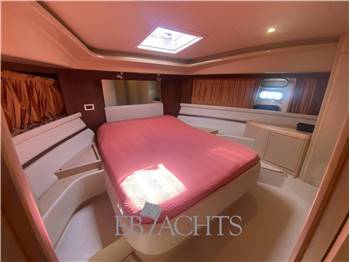 Ferretti Yachts 591