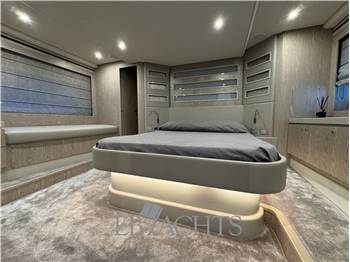 FERRETTI YACHTS 650