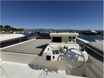 FERRETTI YACHTS 650