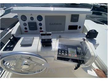 Ferretti Yachts 550