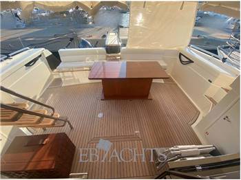 Ferretti Yachts 620