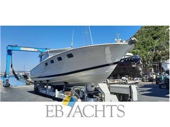 Magnum Marine 38  (In charter)