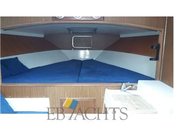 Magnum Marine 38  (In charter)