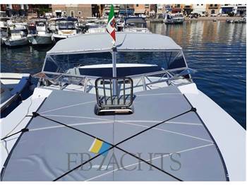 Magnum Marine 38  (In charter)