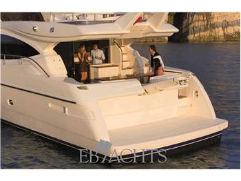 Ferretti Yachts 592