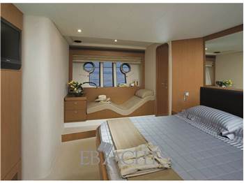 Ferretti Yachts 592