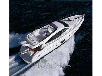 Ferretti Yachts 592