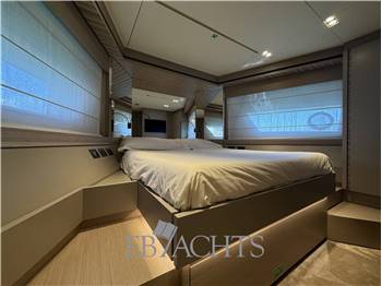 Ferretti Yachts 670