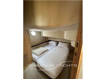 Azimut 43 Fly