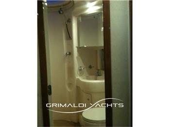 Azimut AZ 39