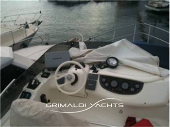 Azimut AZ 39