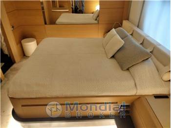 Pershing 80