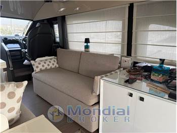 Cranchi E52F
