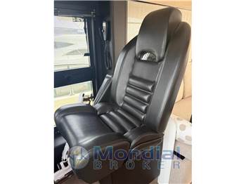 Cranchi E52F