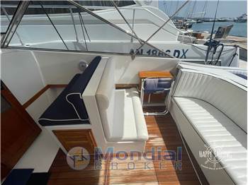 Magnum Marine 38