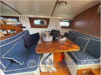 Magnum Marine 38