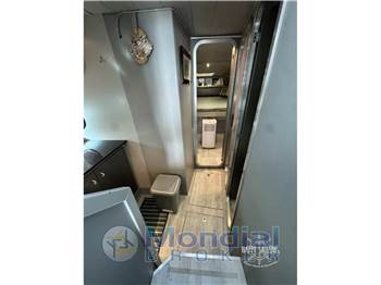 Ferretti Yachts Altura 39