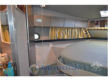 Ferretti Yachts 39