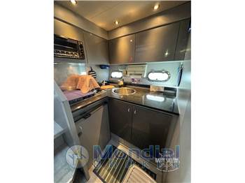 Ferretti Yachts Altura 39